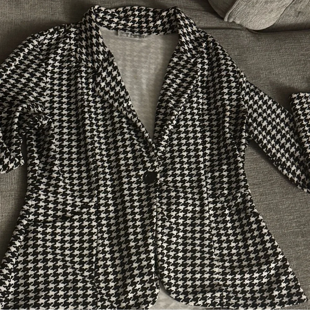 Stylish Black and White Houndstooth Women's Pantsuit - Picture 2 of 3